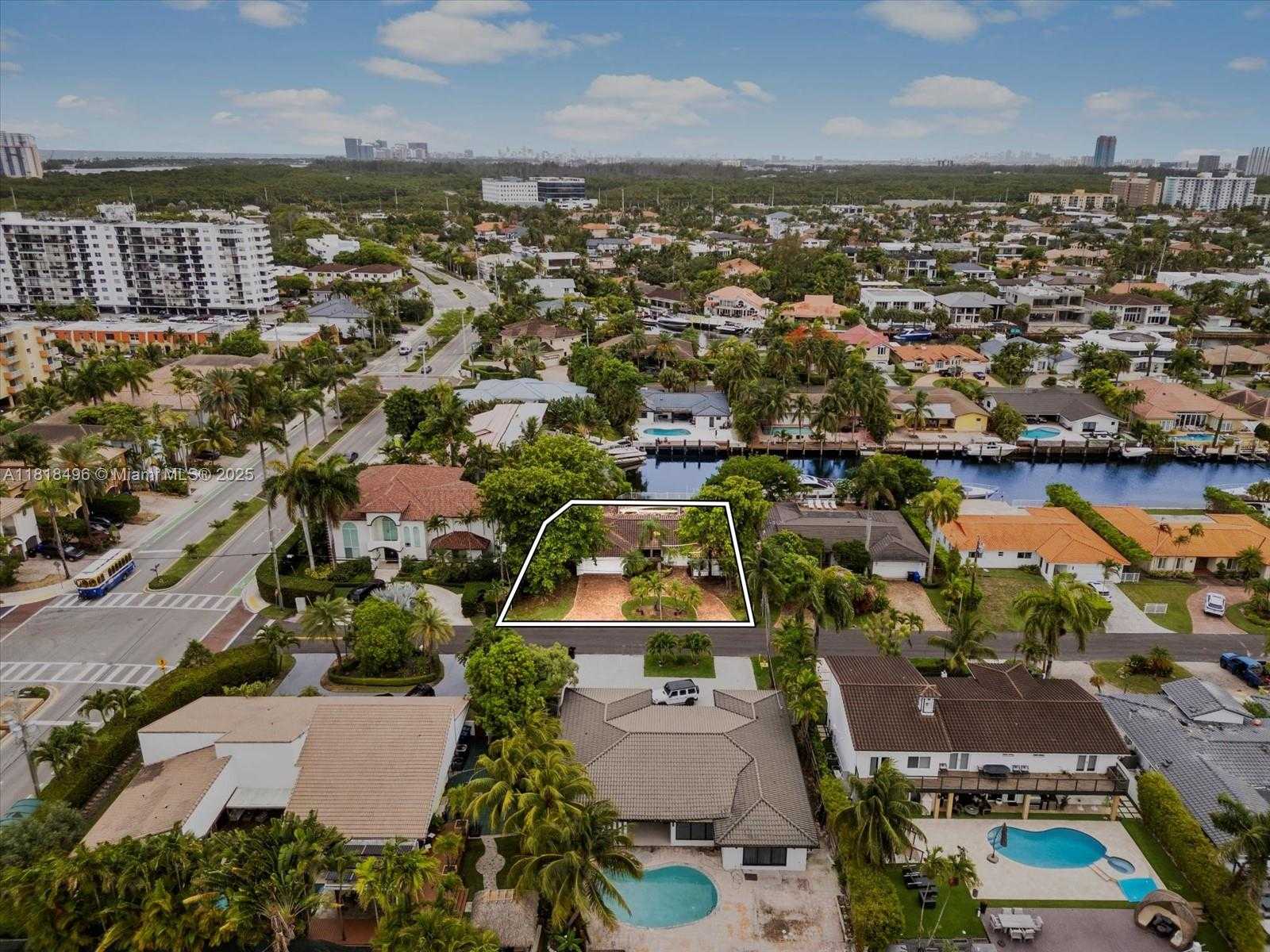 Small Image of 3446 NORTH EAST 168TH ST, North Miami Beach Number 9