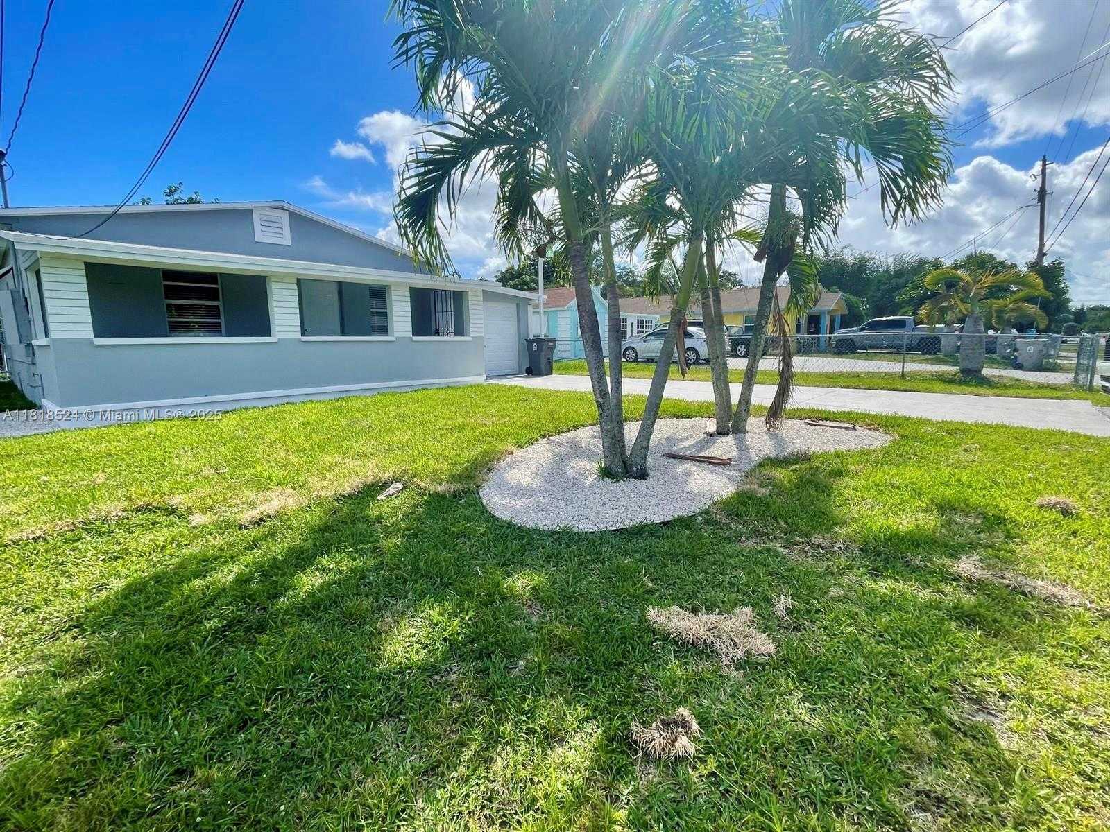 Small Image of 4562 OLD MILITARY TRL, West Palm Beach Number 2