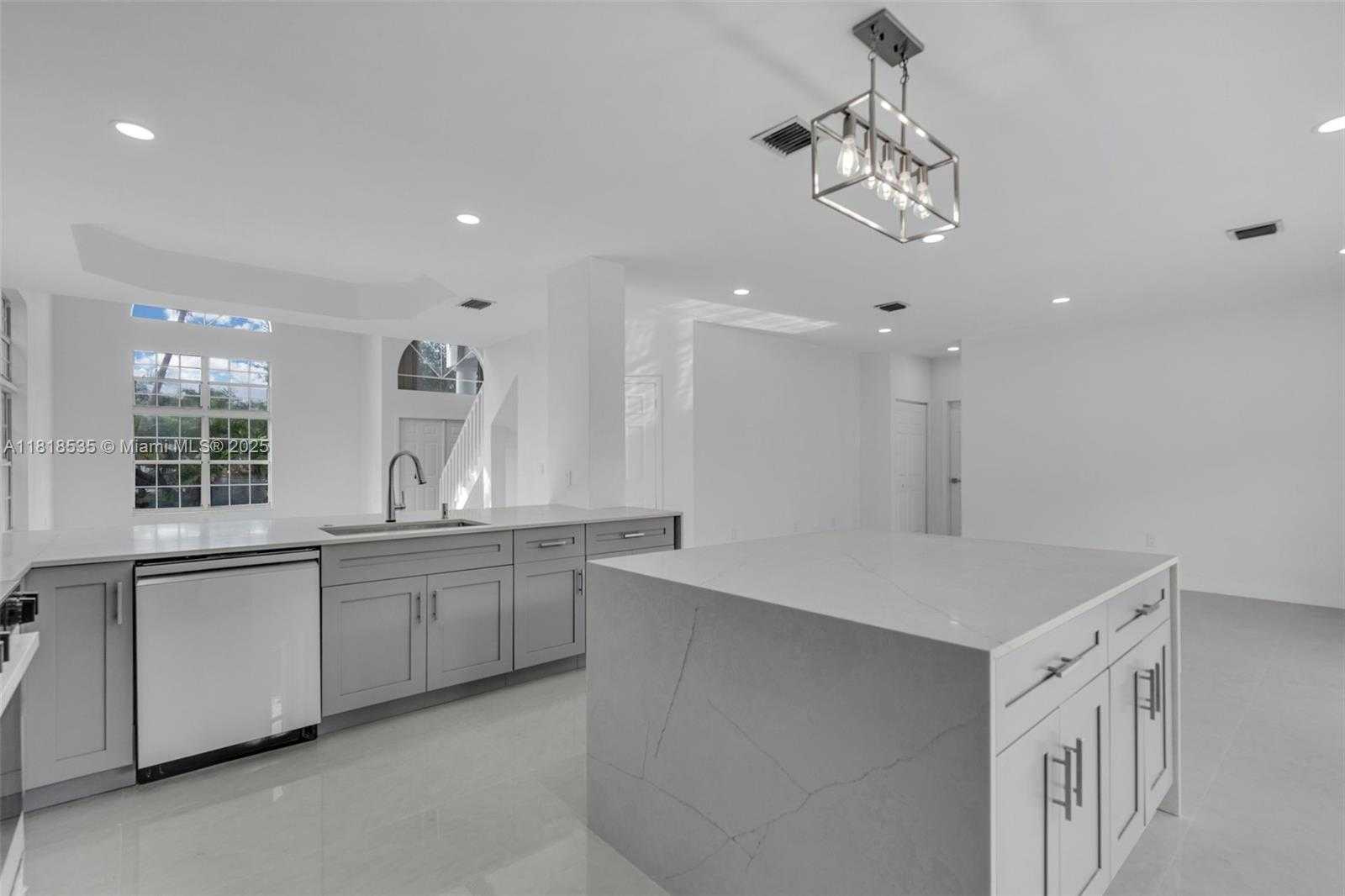 Small Image of 11244 NORTH WEST 58TH TER, Doral Number 10