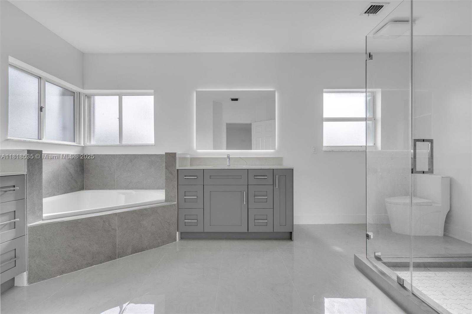 Small Image of 11244 NORTH WEST 58TH TER, Doral Number 16