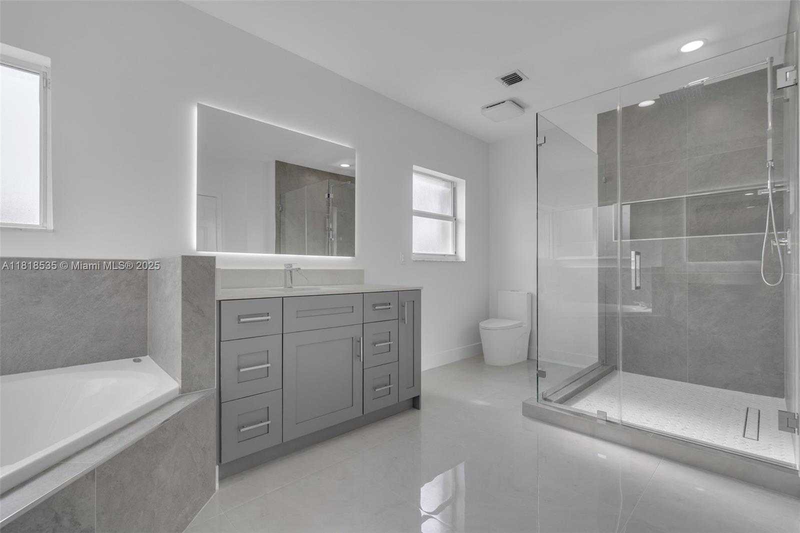 Small Image of 11244 NORTH WEST 58TH TER, Doral Number 17