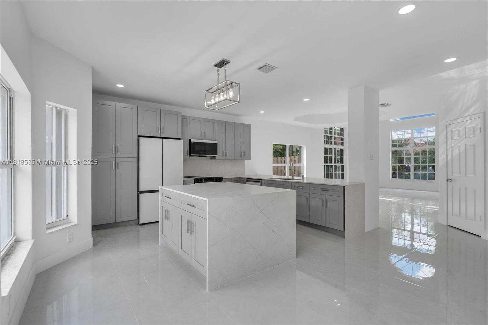 Small Image of 11244 NORTH WEST 58TH TER, Doral Number 7
