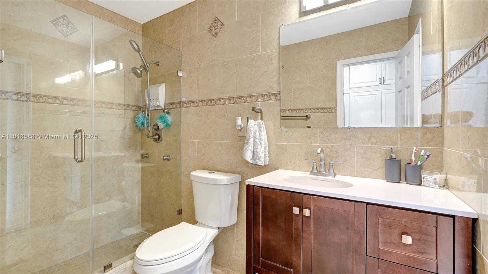 Small Image of 8540 NORTH WEST 182ND ST, Hialeah Number 21