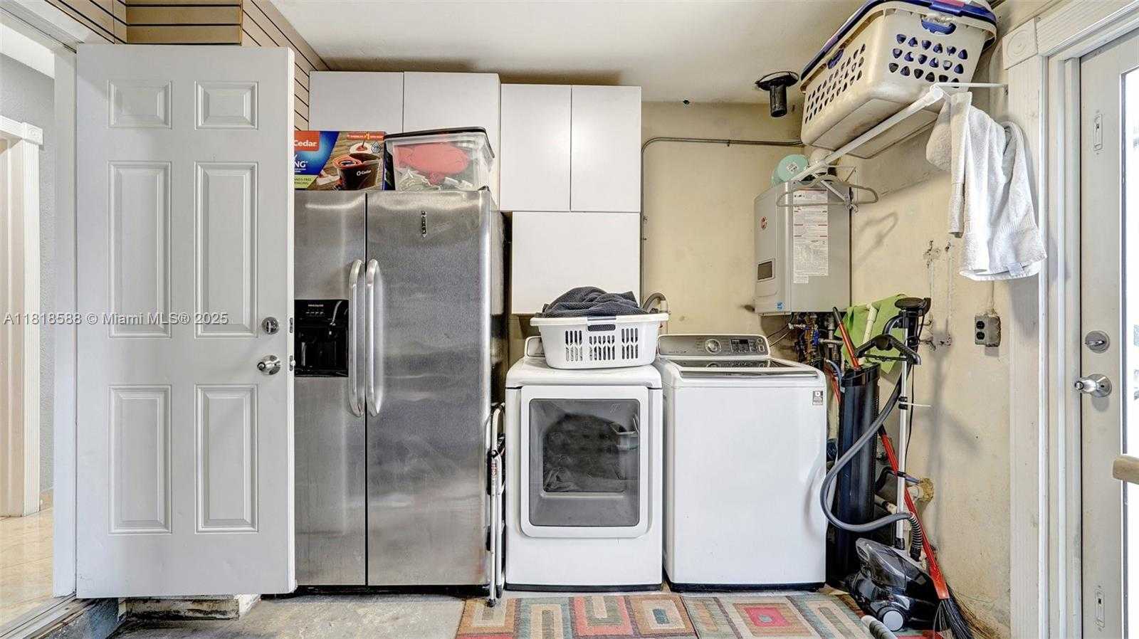 Small Image of 8540 NORTH WEST 182ND ST, Hialeah Number 31