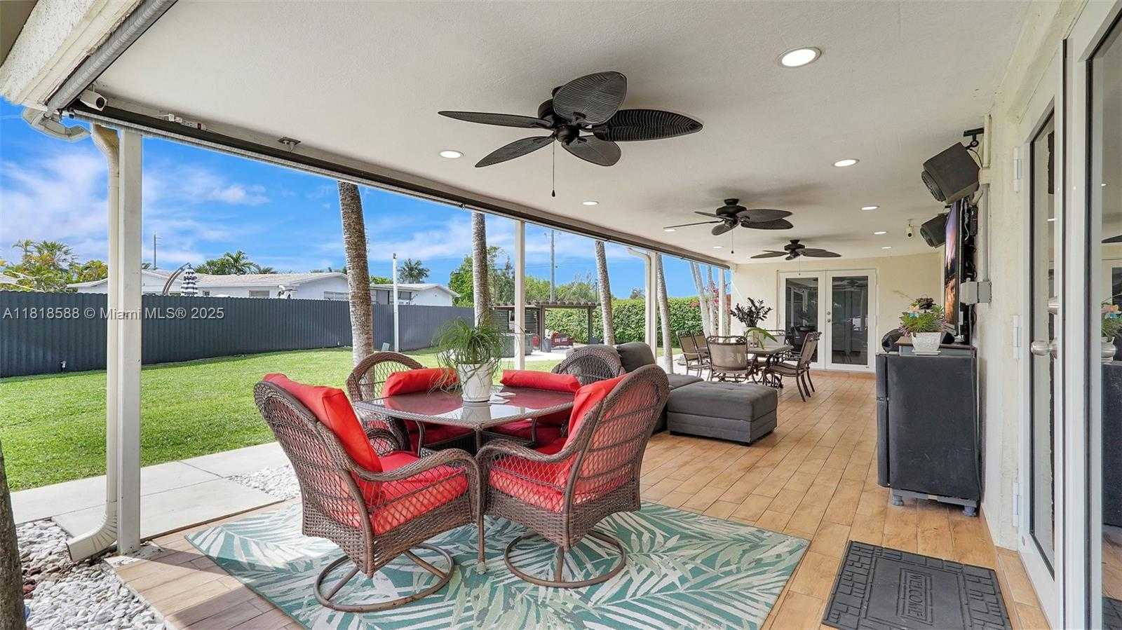 Small Image of 8540 NORTH WEST 182ND ST, Hialeah Number 36