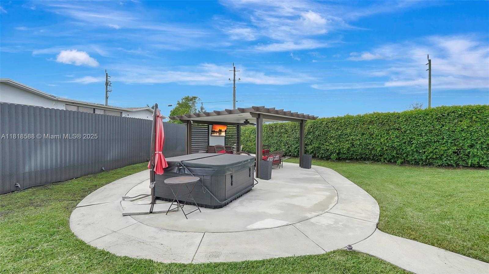 Small Image of 8540 NORTH WEST 182ND ST, Hialeah Number 44