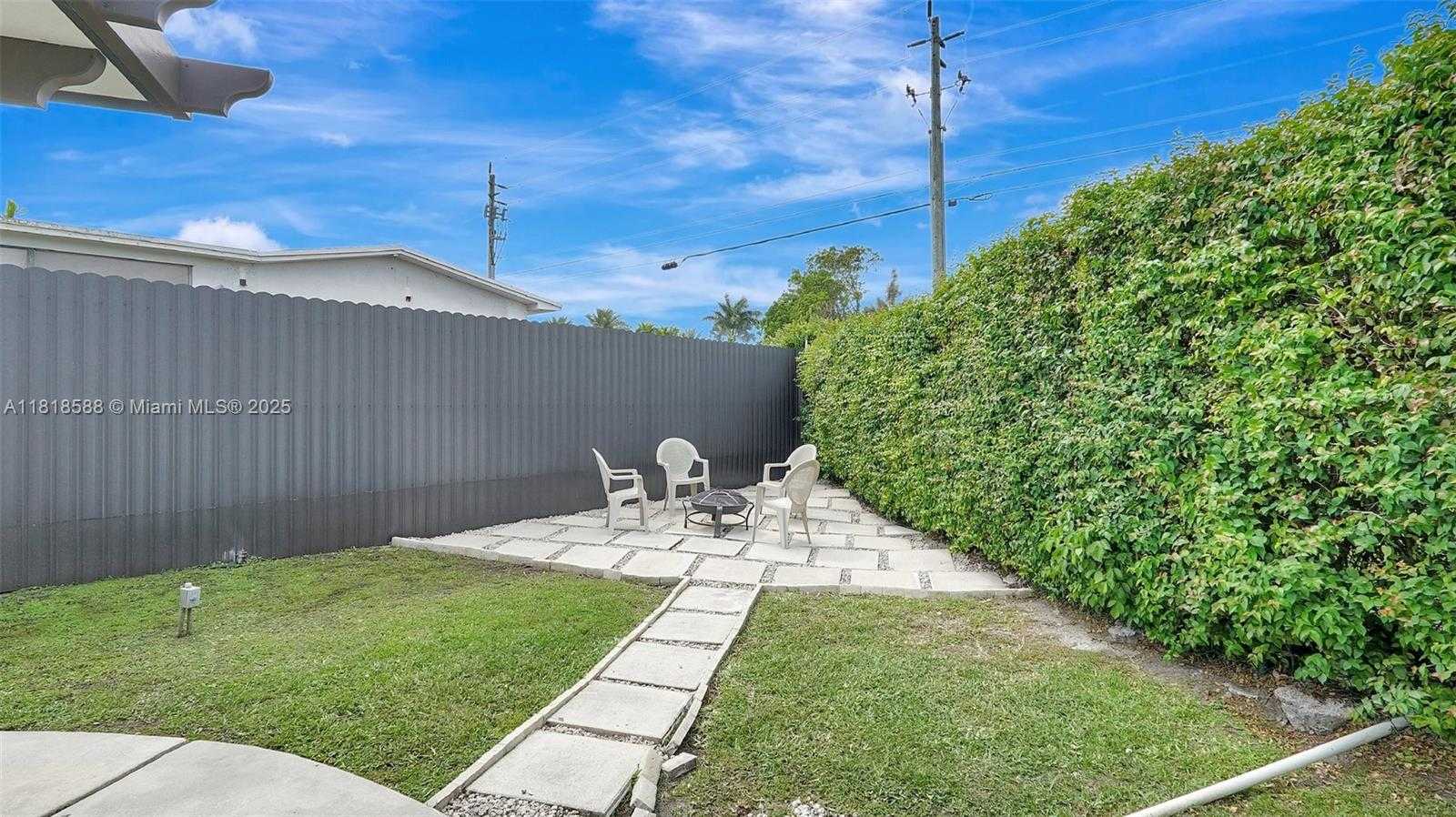 Small Image of 8540 NORTH WEST 182ND ST, Hialeah Number 47