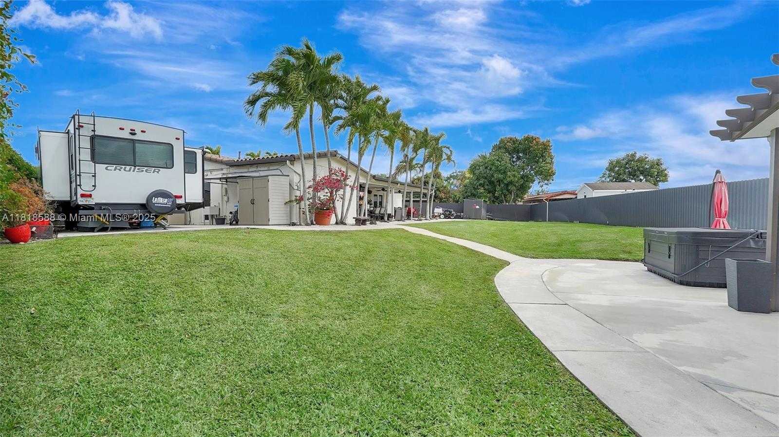 Small Image of 8540 NORTH WEST 182ND ST, Hialeah Number 49
