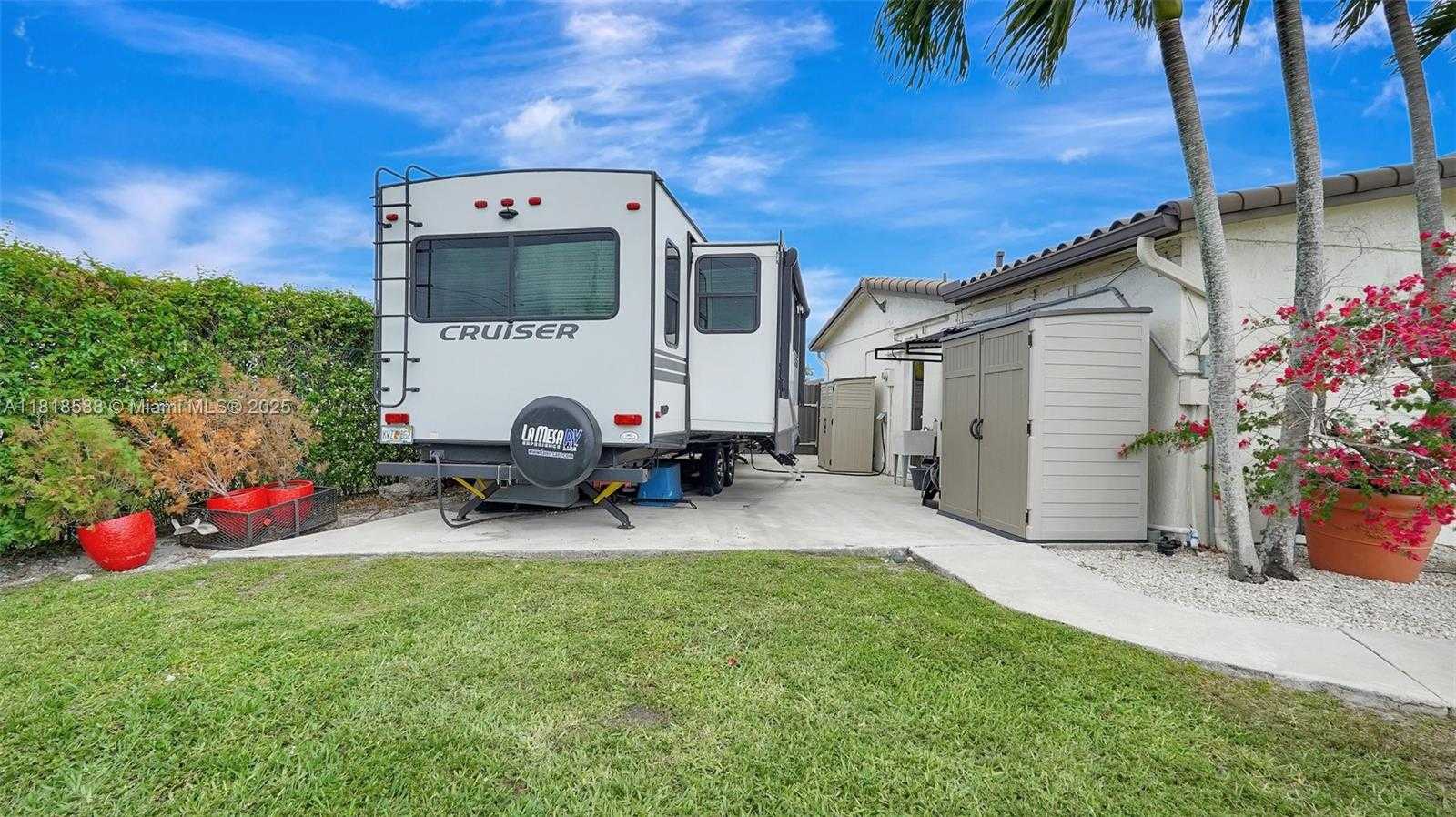 Small Image of 8540 NORTH WEST 182ND ST, Hialeah Number 51