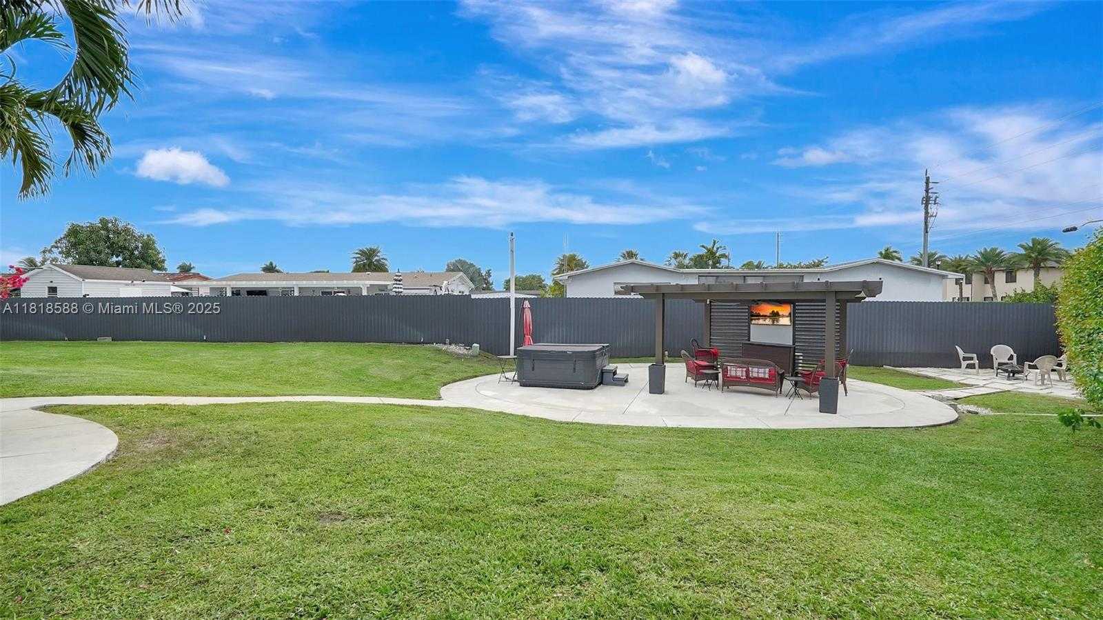 Small Image of 8540 NORTH WEST 182ND ST, Hialeah Number 52