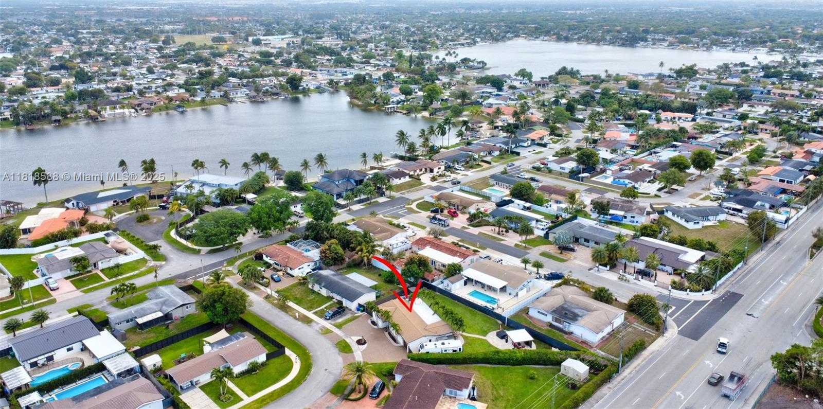 Small Image of 8540 NORTH WEST 182ND ST, Hialeah Number 60