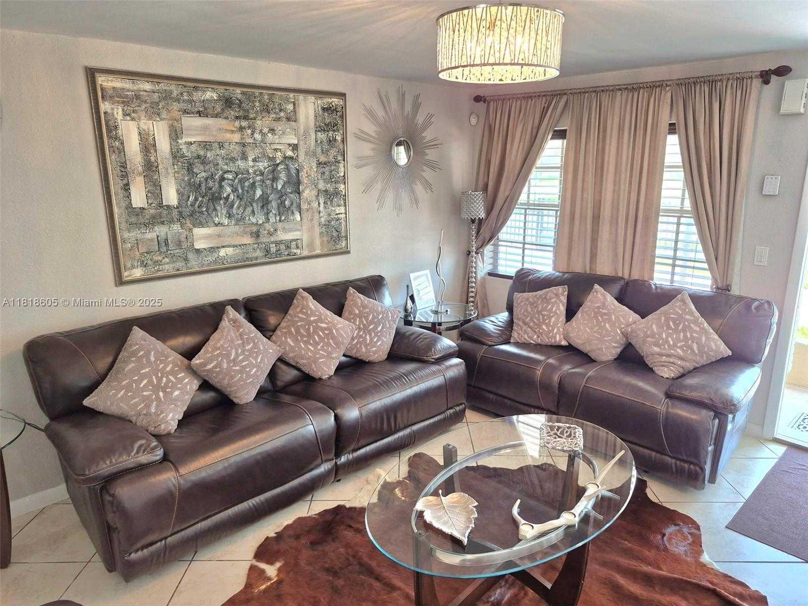 Small Image of 5930 NORTH FARRAGUT DR, Hollywood Number 13