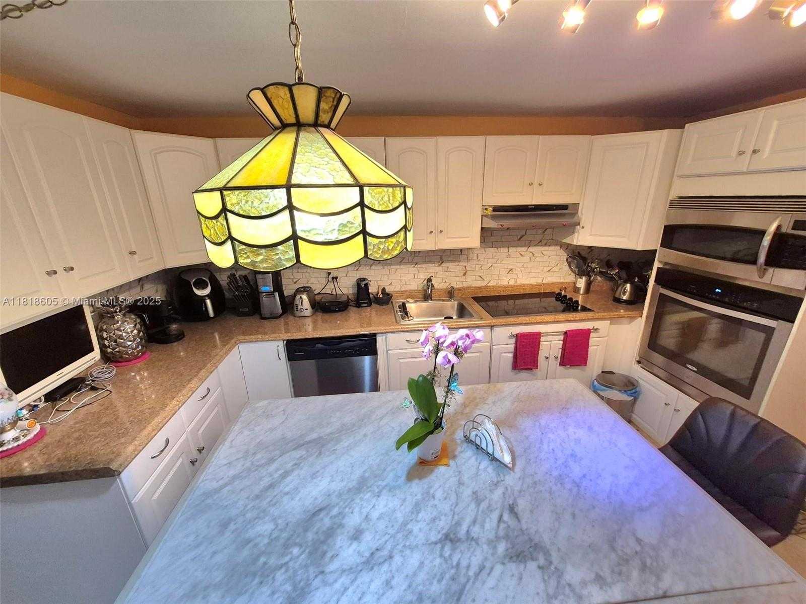 Small Image of 5930 NORTH FARRAGUT DR, Hollywood Number 16