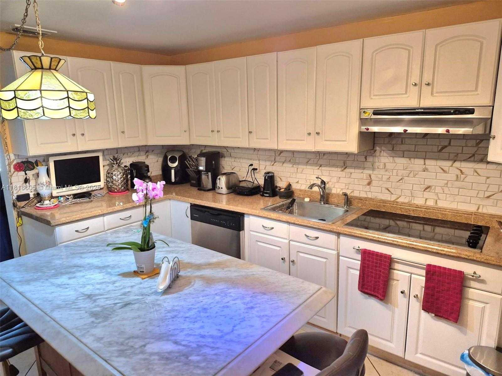 Small Image of 5930 NORTH FARRAGUT DR, Hollywood Number 18