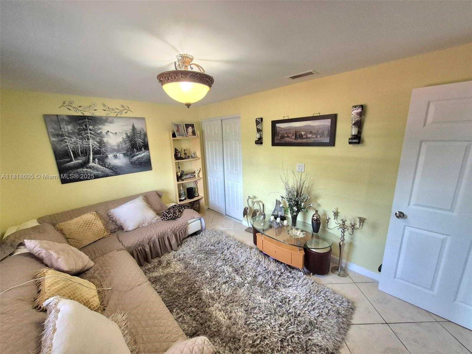 Small Image of 5930 NORTH FARRAGUT DR, Hollywood Number 22
