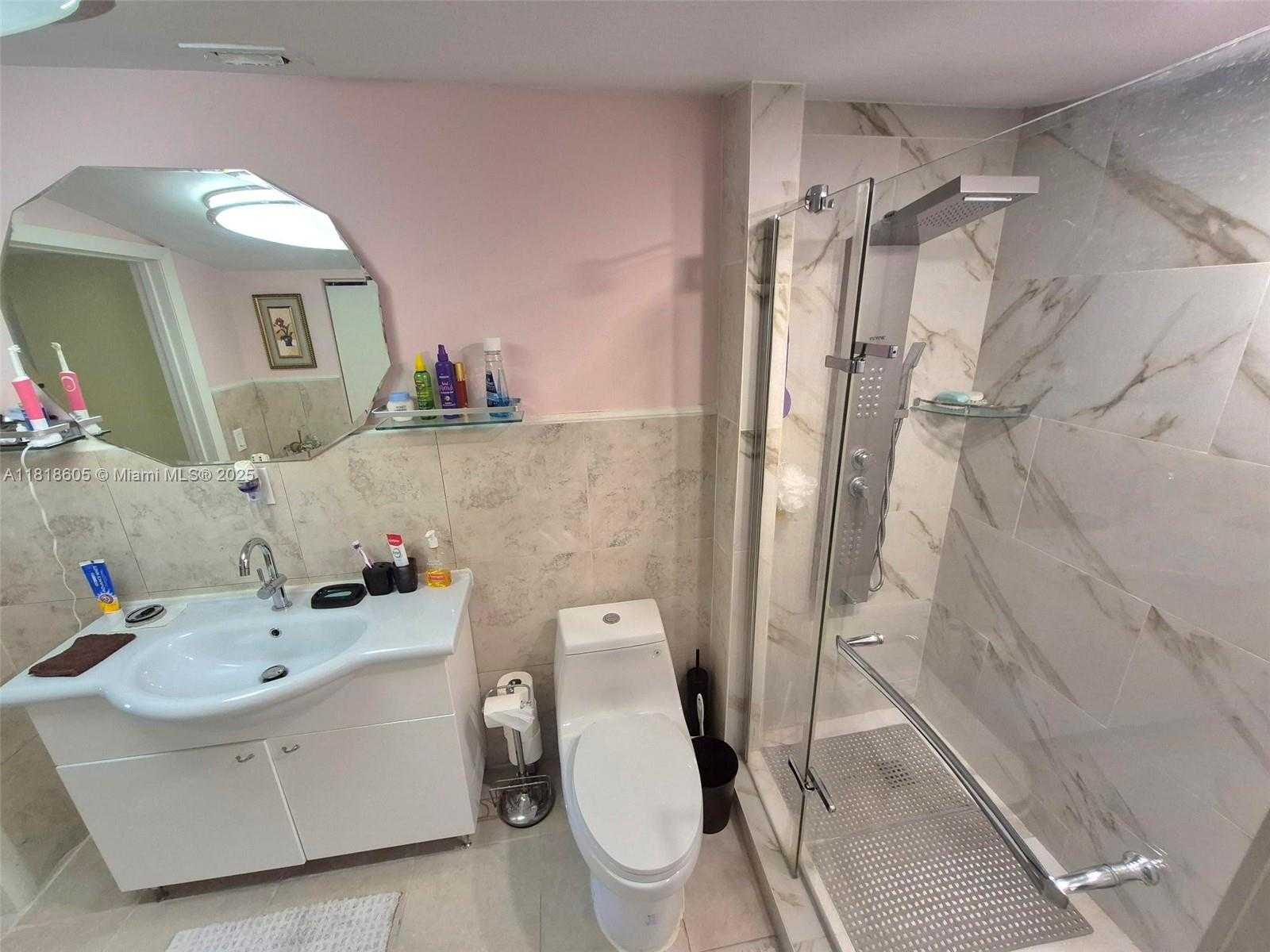 Small Image of 5930 NORTH FARRAGUT DR, Hollywood Number 24