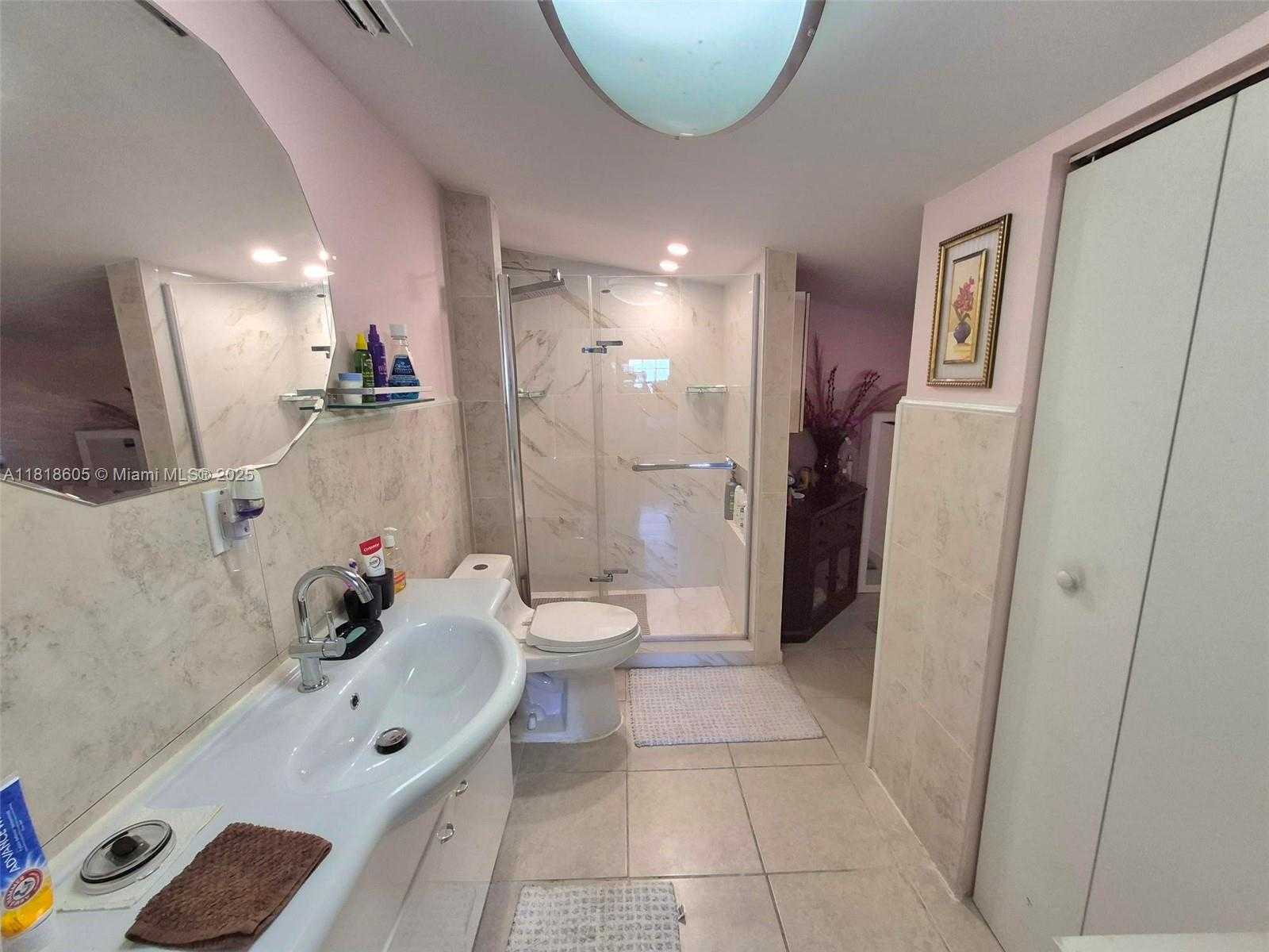 Small Image of 5930 NORTH FARRAGUT DR, Hollywood Number 25