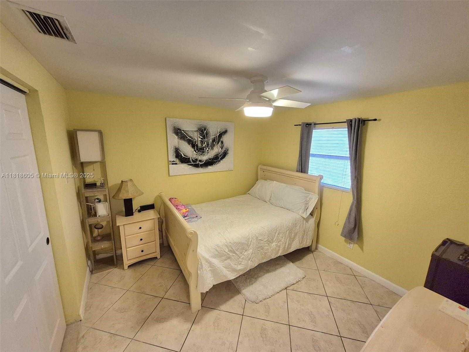 Small Image of 5930 NORTH FARRAGUT DR, Hollywood Number 27