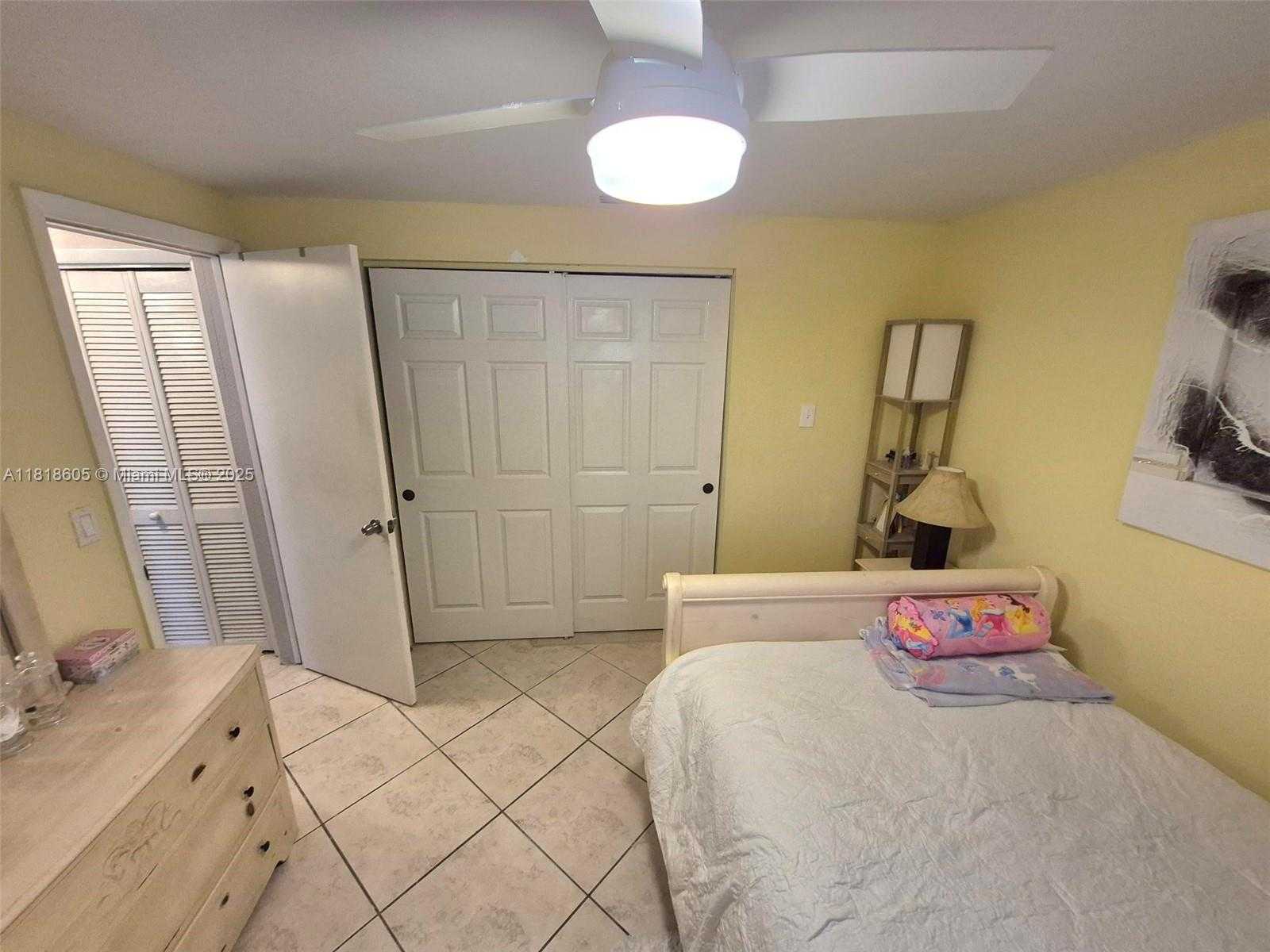 Small Image of 5930 NORTH FARRAGUT DR, Hollywood Number 29