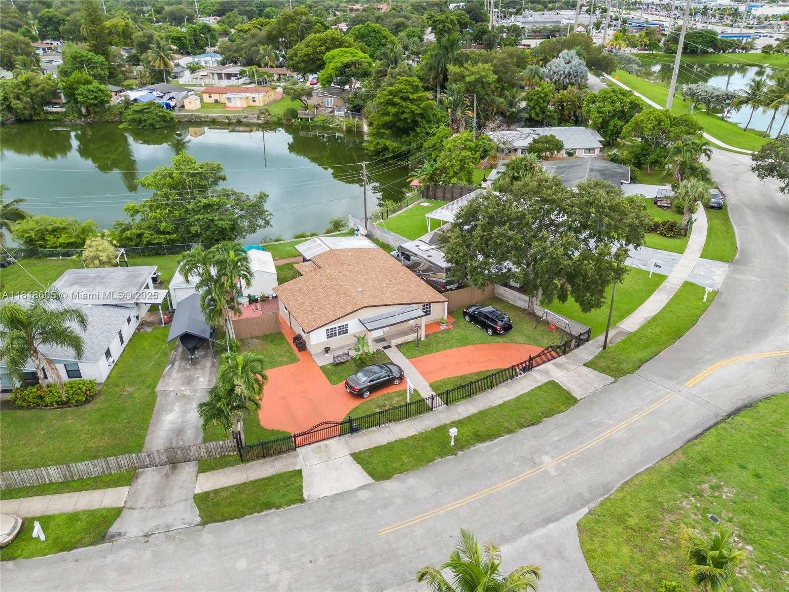 Small Image of 5930 NORTH FARRAGUT DR, Hollywood Number 3