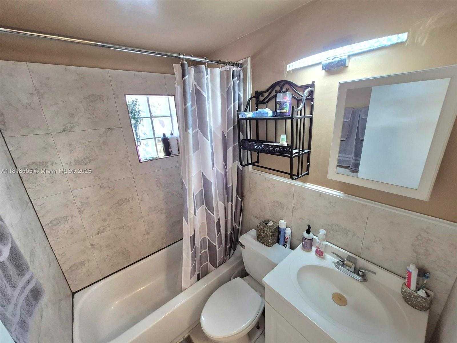 Small Image of 5930 NORTH FARRAGUT DR, Hollywood Number 30