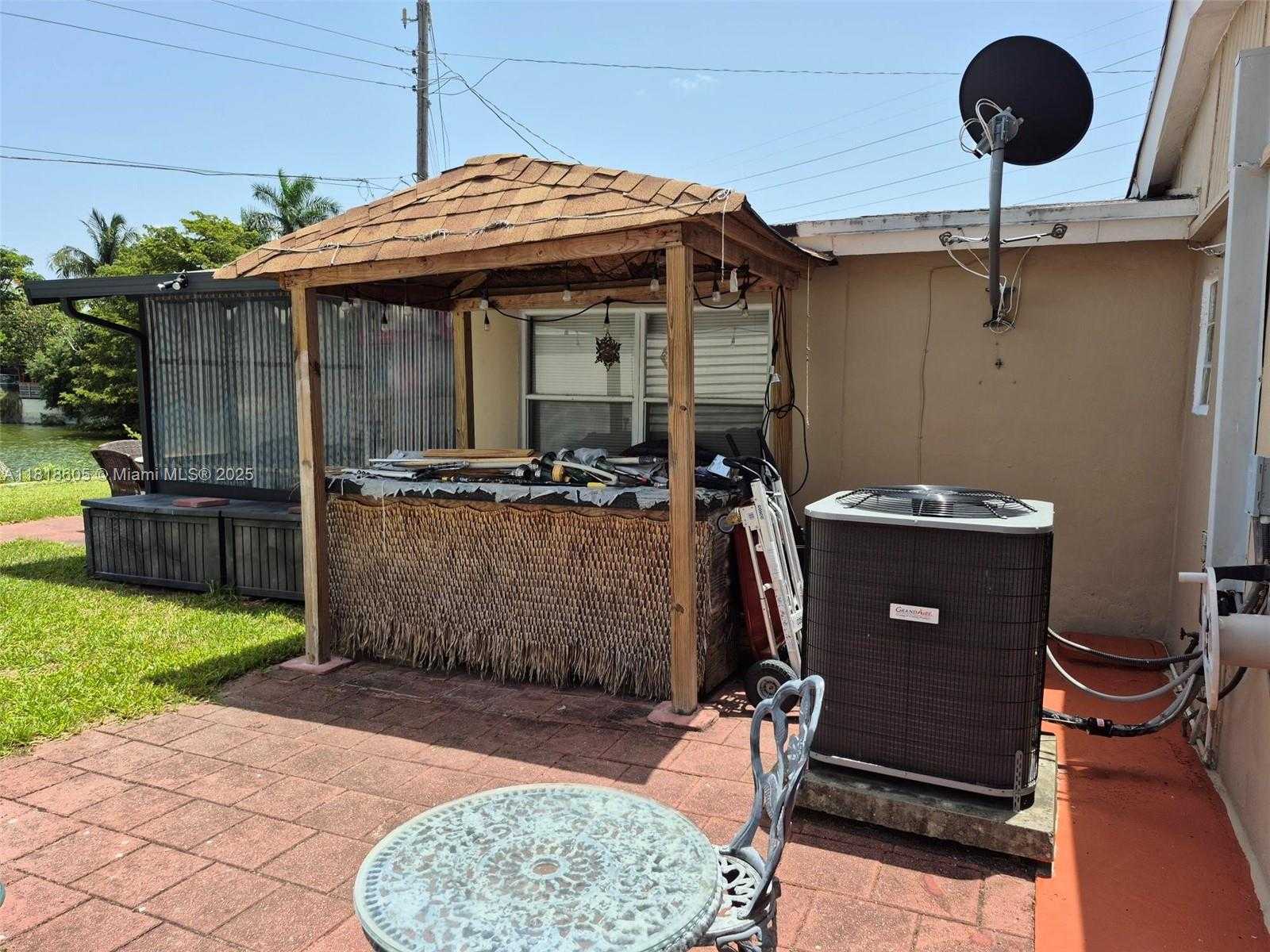 Small Image of 5930 NORTH FARRAGUT DR, Hollywood Number 38