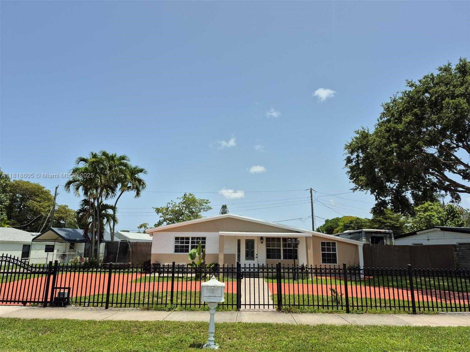Small Image of 5930 NORTH FARRAGUT DR, Hollywood Number 7
