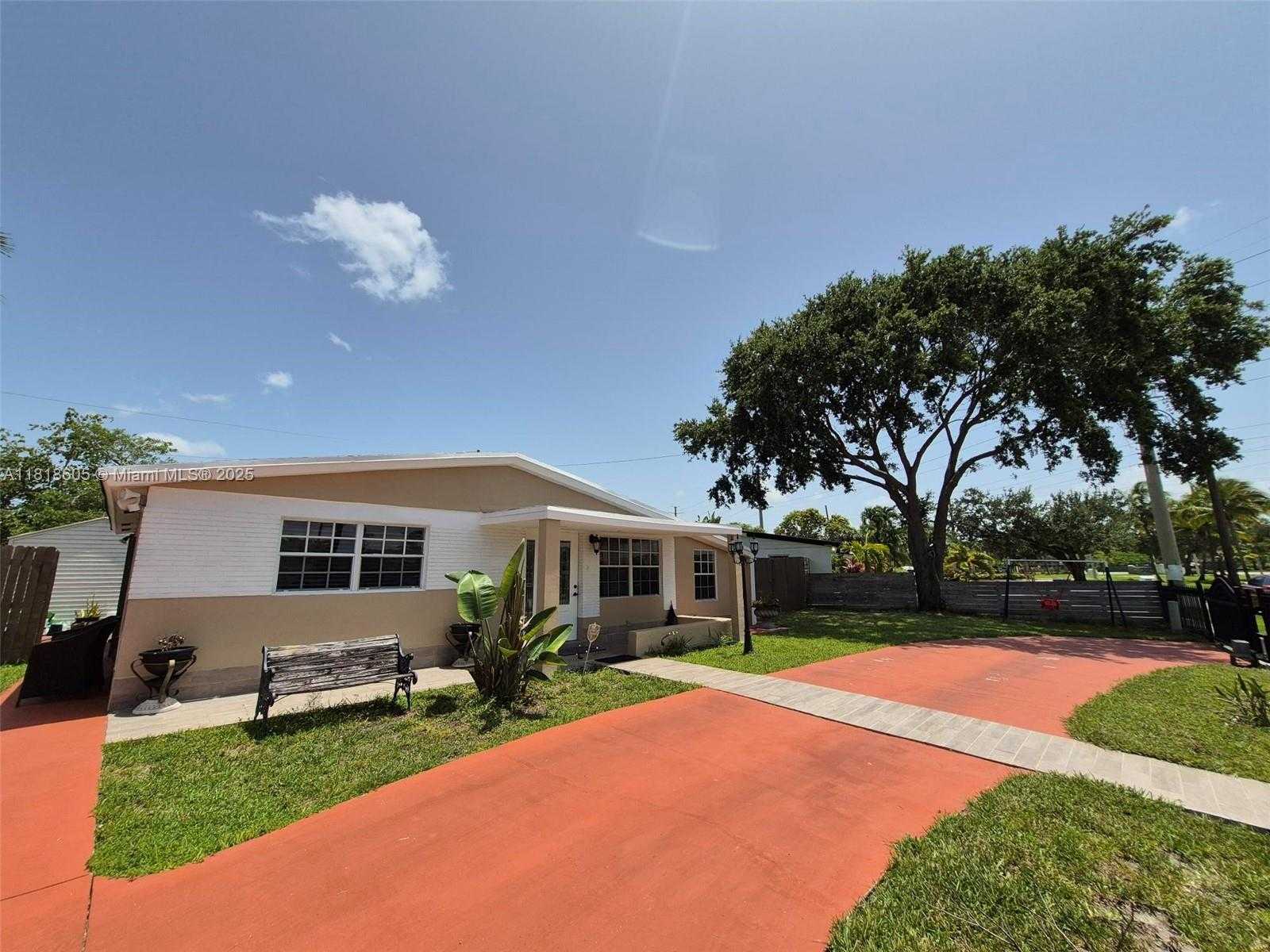 Small Image of 5930 NORTH FARRAGUT DR, Hollywood Number 8