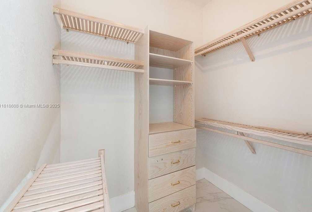 Small Image of 1580 SHORELINE WAY, Hollywood Number 10
