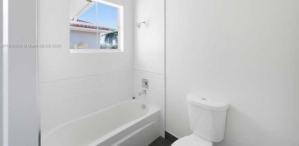 Small Image of 1580 SHORELINE WAY, Hollywood Number 11