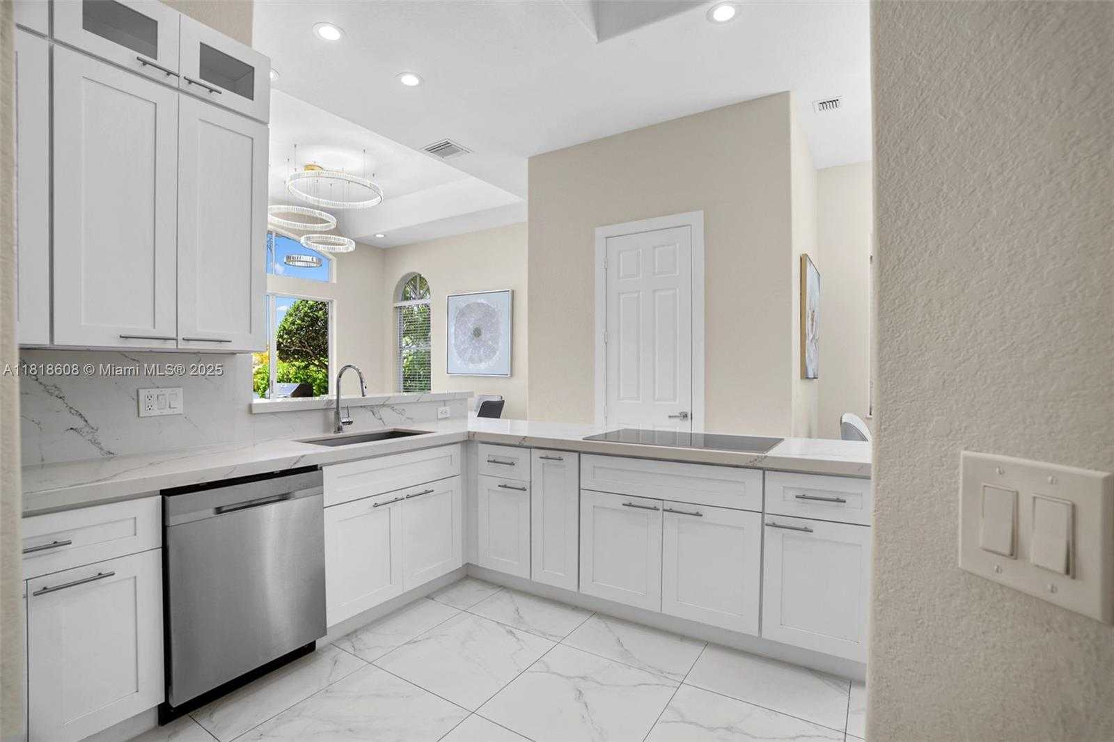 Small Image of 1580 SHORELINE WAY, Hollywood Number 25