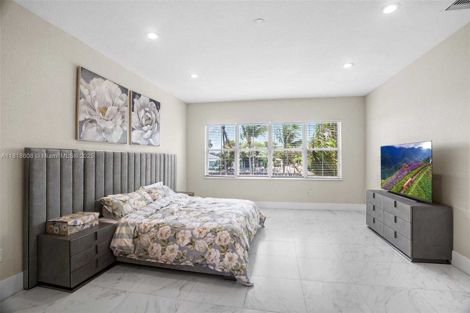 Small Image of 1580 SHORELINE WAY, Hollywood Number 45