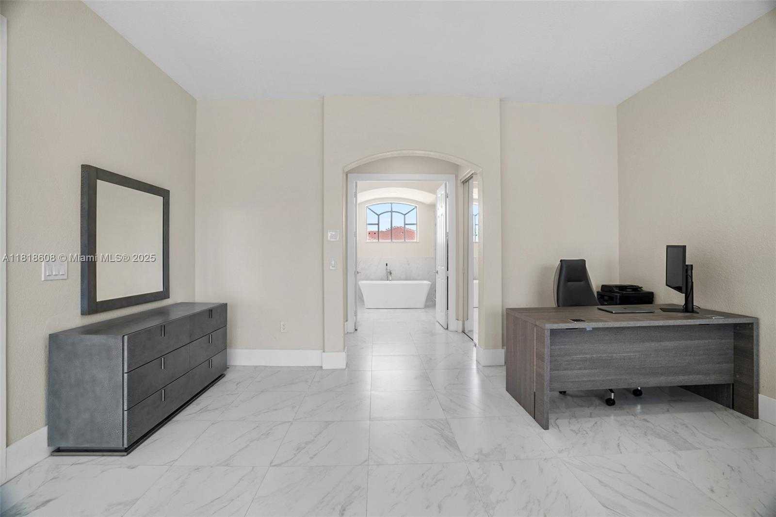 Small Image of 1580 SHORELINE WAY, Hollywood Number 47
