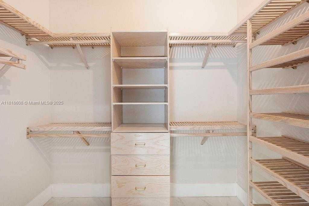 Small Image of 1580 SHORELINE WAY, Hollywood Number 8