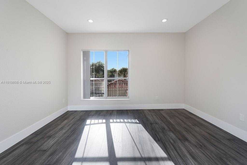 Small Image of 1580 SHORELINE WAY, Hollywood Number 9