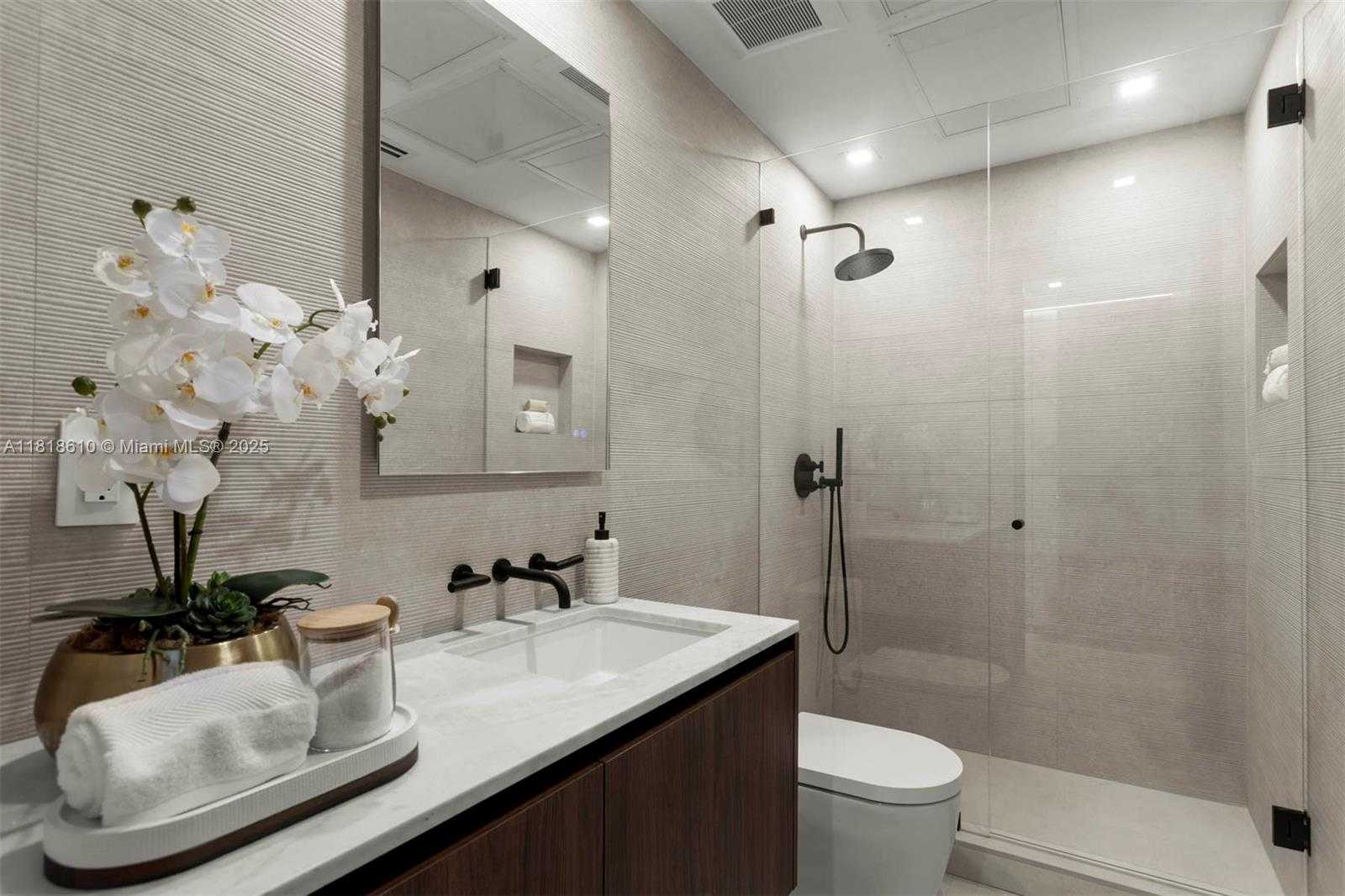 Small Image of 3571 FAIR ISLE ST, Miami Number 13