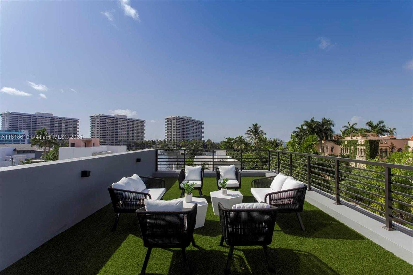 Small Image of 3571 FAIR ISLE ST, Miami Number 16