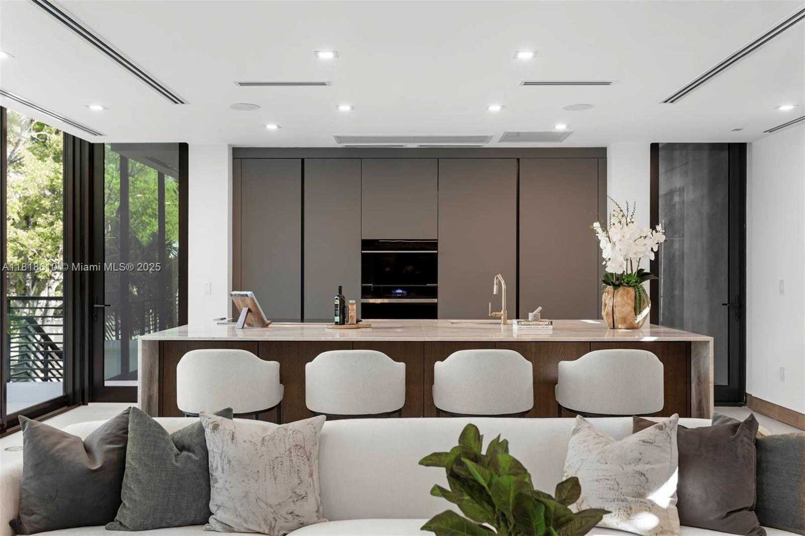 Small Image of 3571 FAIR ISLE ST, Miami Number 5