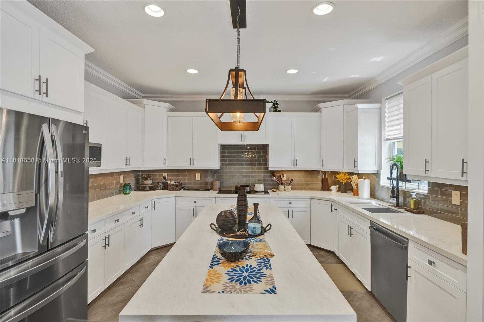 Small Image of 2509 HUNTERS RUN WAY, Weston Number 11