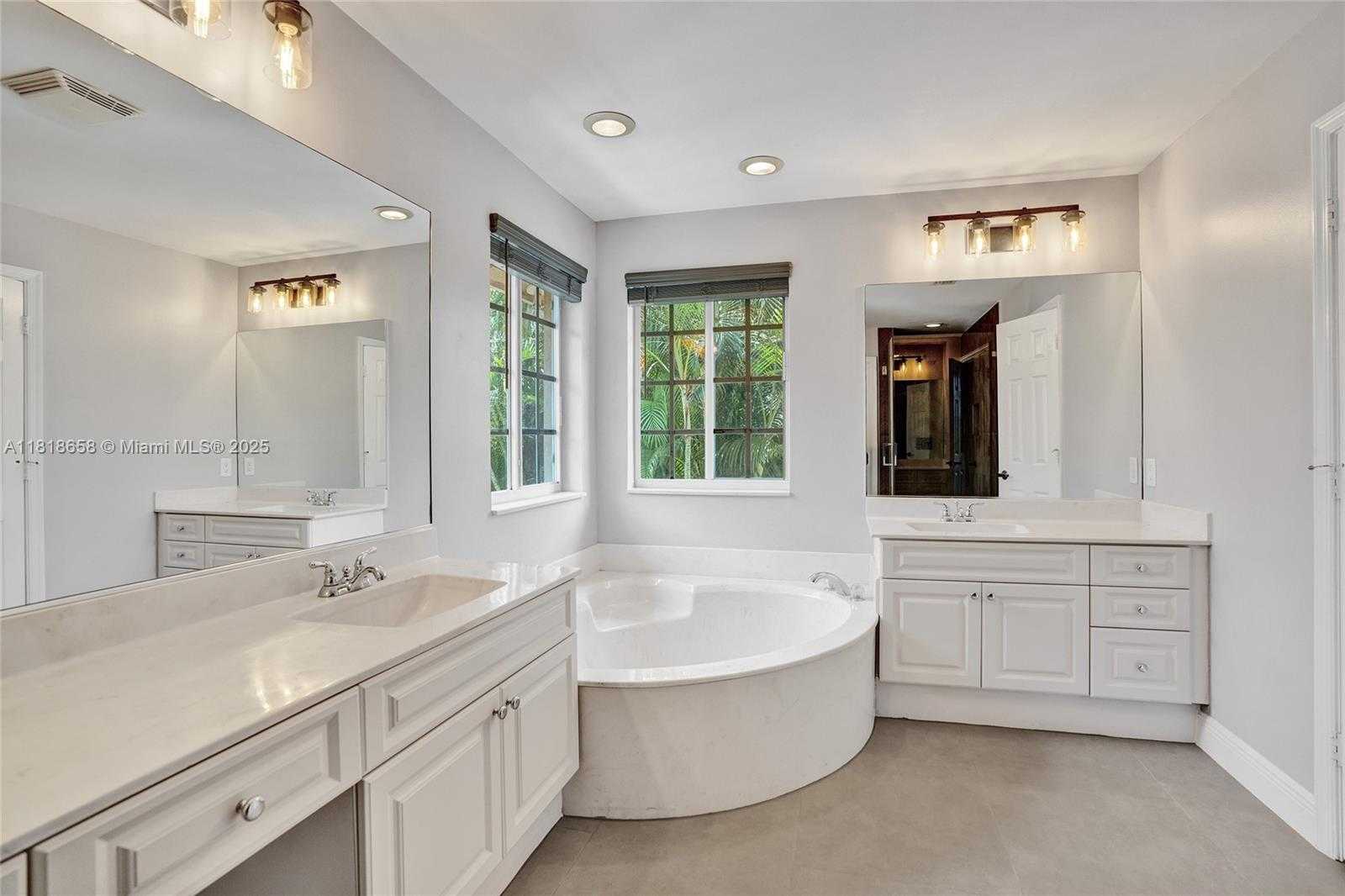 Small Image of 2509 HUNTERS RUN WAY, Weston Number 19