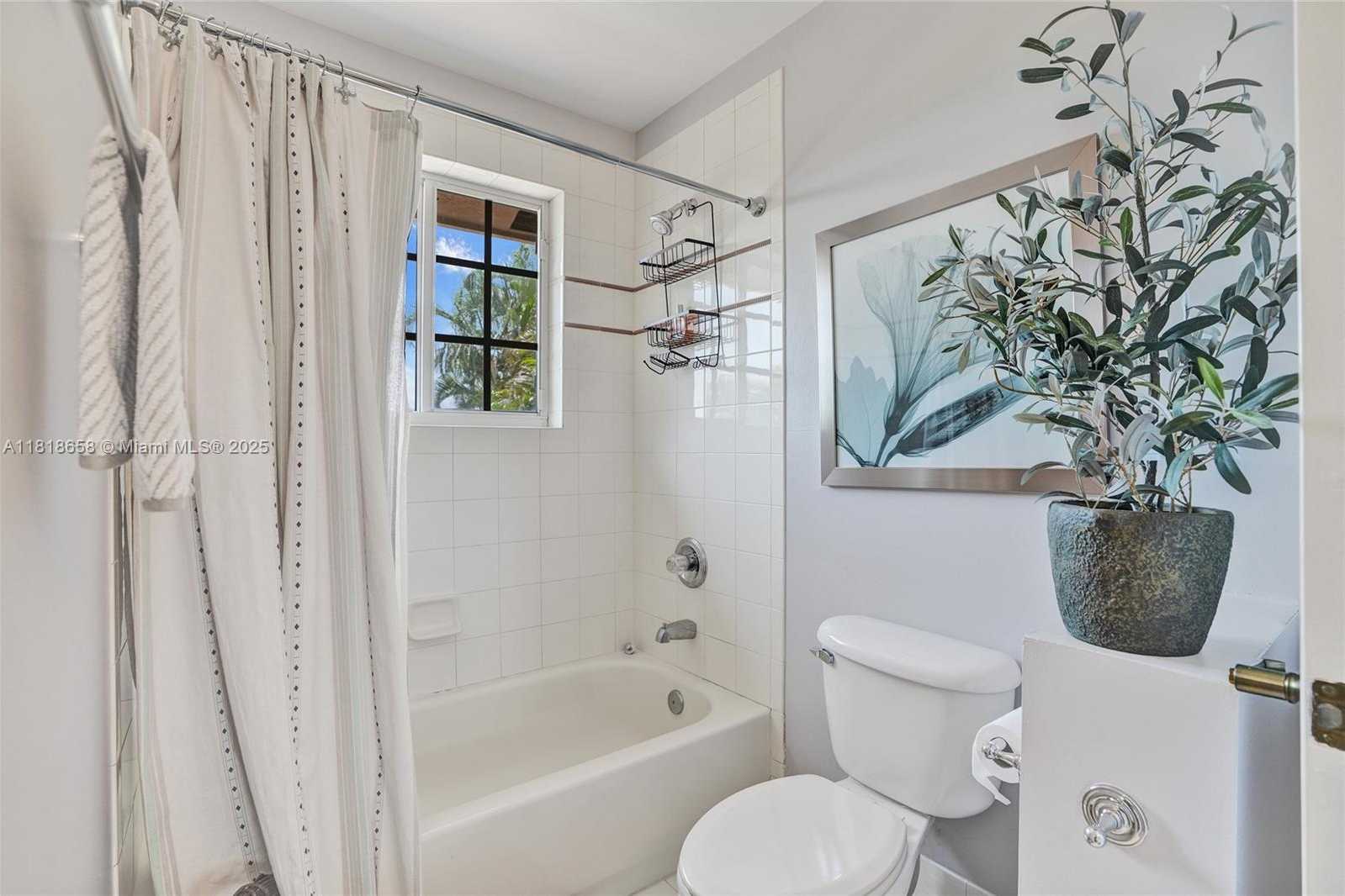 Small Image of 2509 HUNTERS RUN WAY, Weston Number 24