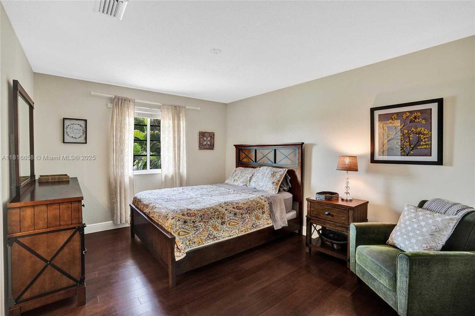 Small Image of 2509 HUNTERS RUN WAY, Weston Number 25