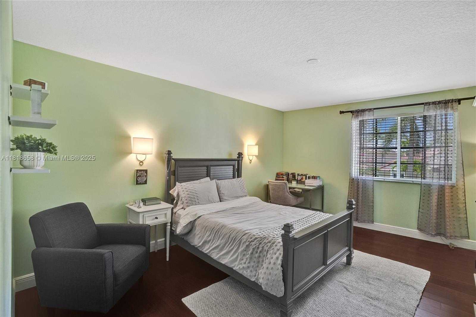 Small Image of 2509 HUNTERS RUN WAY, Weston Number 28
