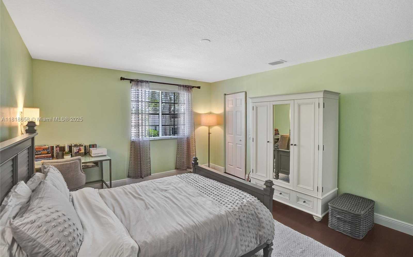 Small Image of 2509 HUNTERS RUN WAY, Weston Number 29