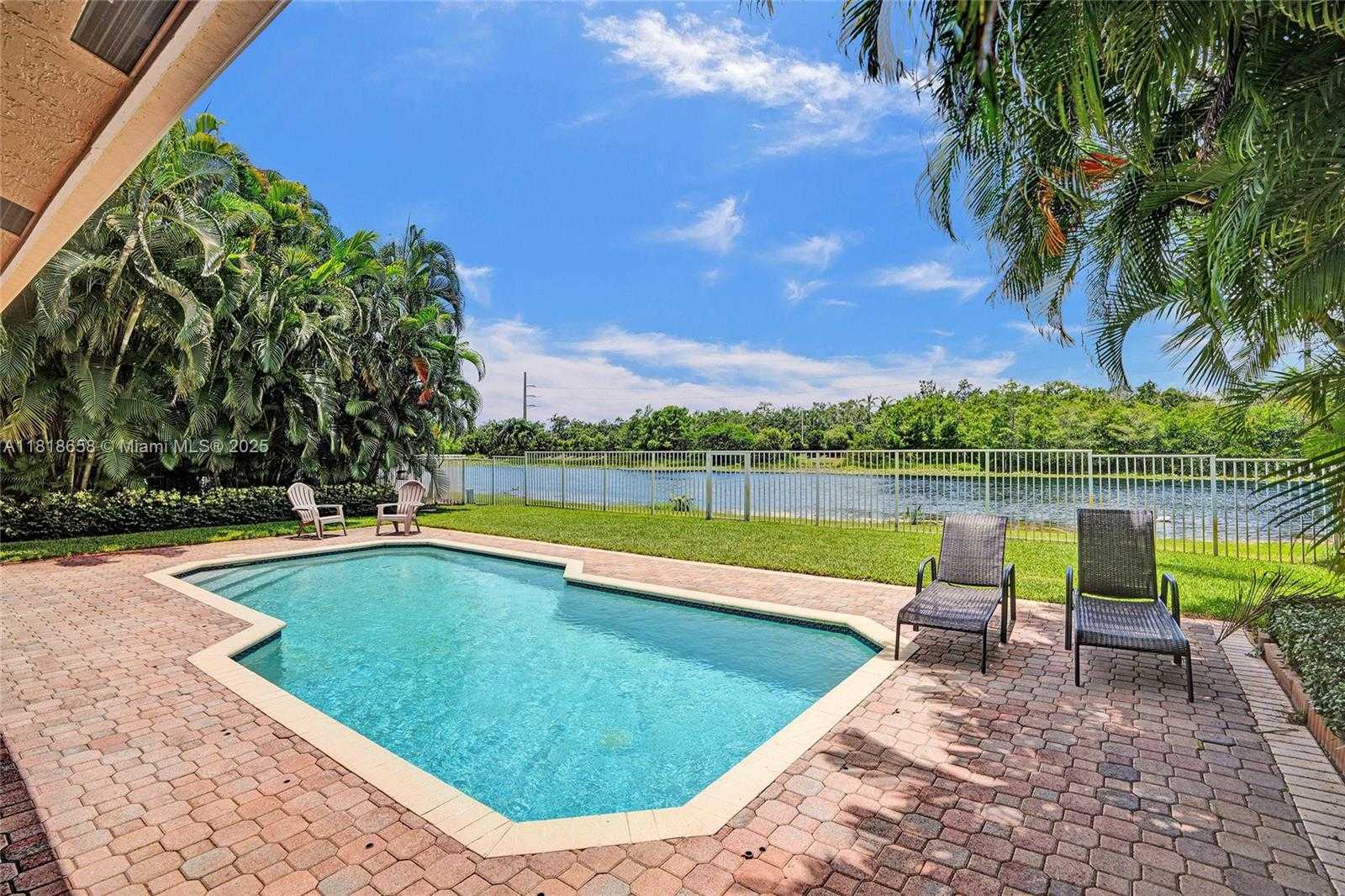 Small Image of 2509 HUNTERS RUN WAY, Weston Number 46
