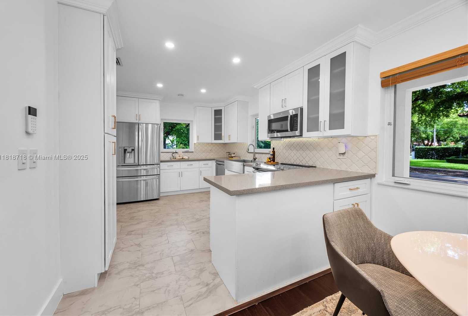 Small Image of 840 ALGERIA AVE, Coral Gables Number 12