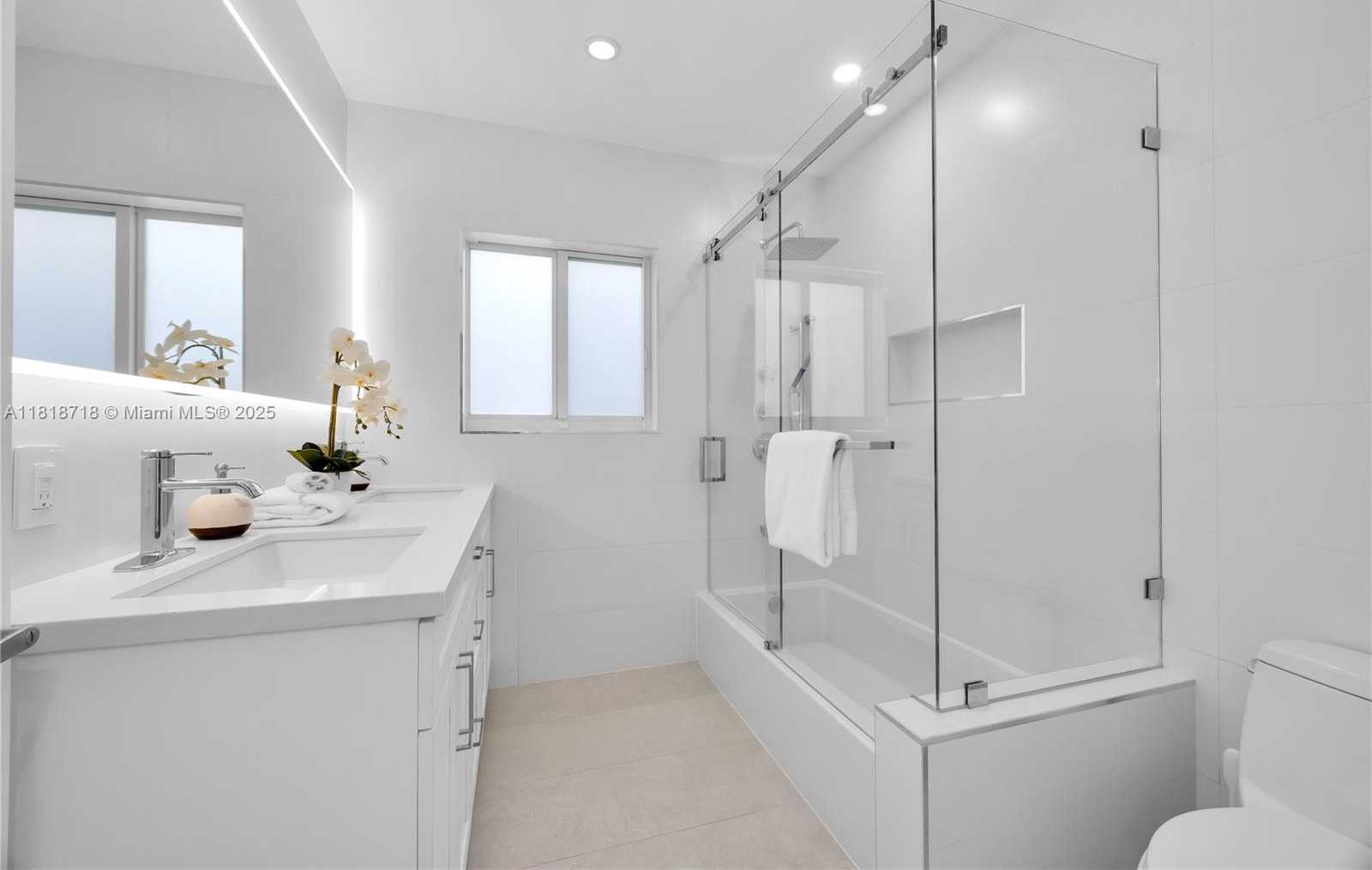 Small Image of 840 ALGERIA AVE, Coral Gables Number 18
