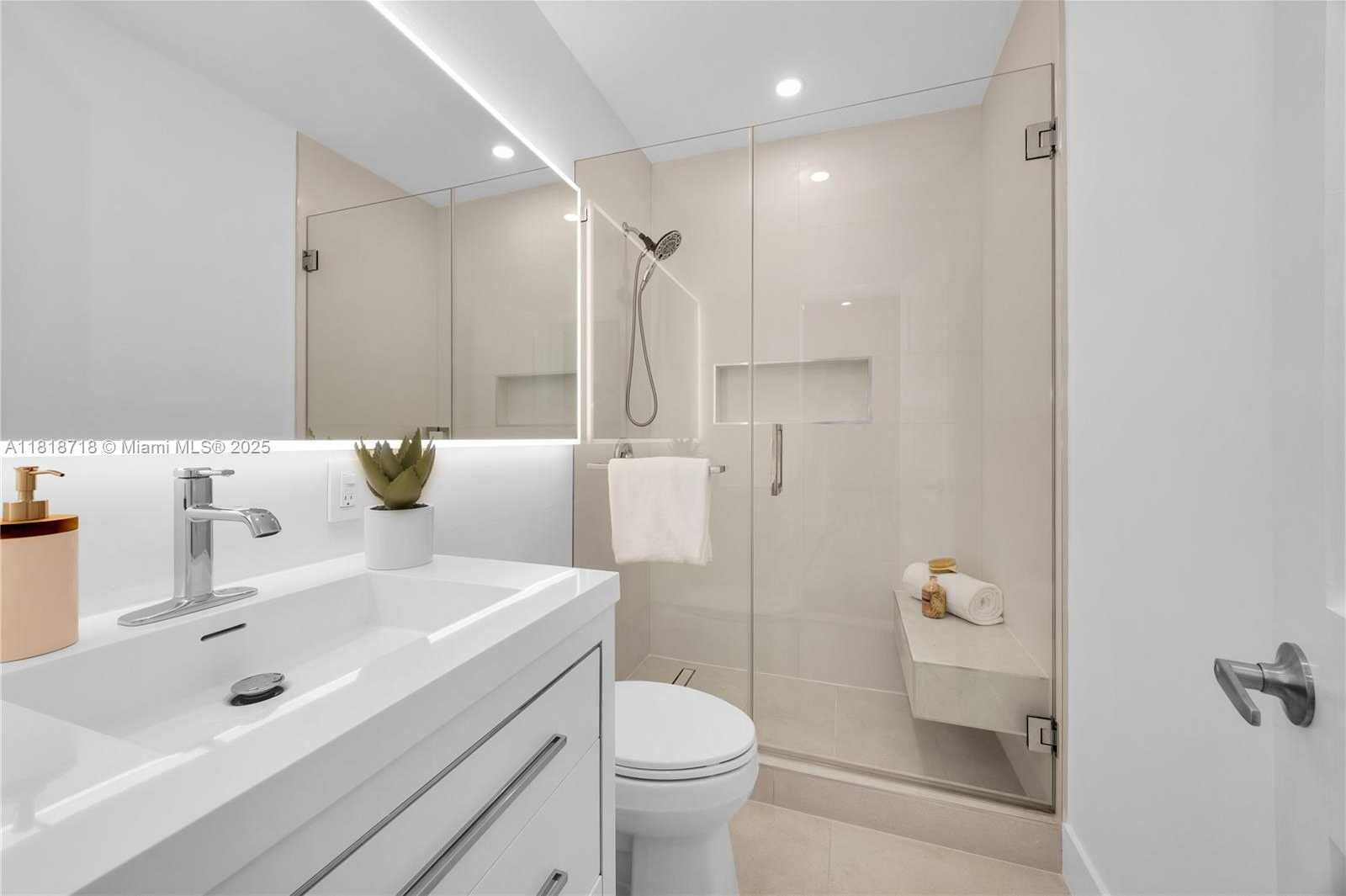 Small Image of 840 ALGERIA AVE, Coral Gables Number 20
