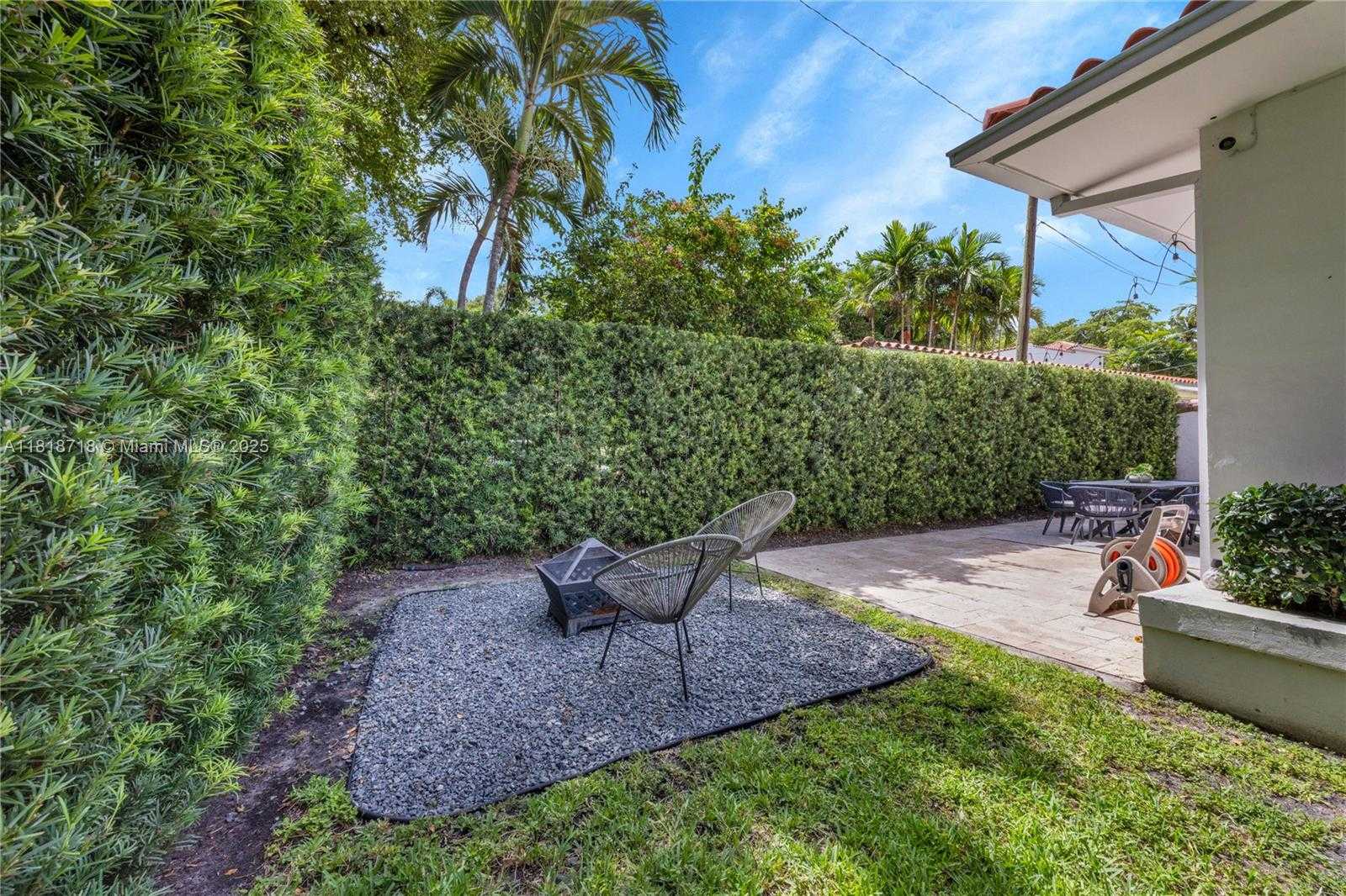Small Image of 840 ALGERIA AVE, Coral Gables Number 24