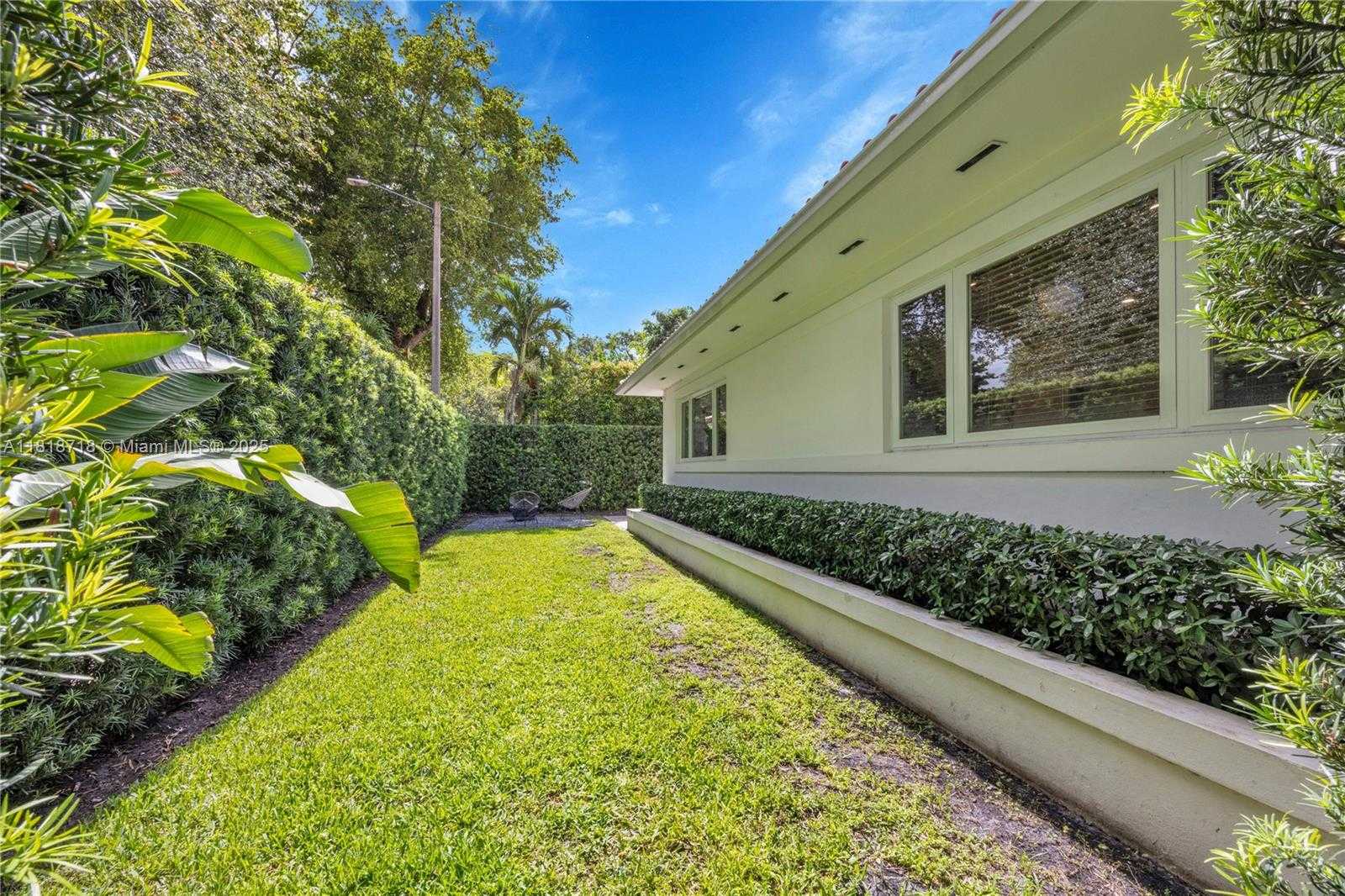 Small Image of 840 ALGERIA AVE, Coral Gables Number 25